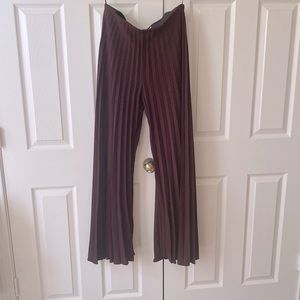 Beautiful tabloid pants, baggy, wine color, brand Zara, size L